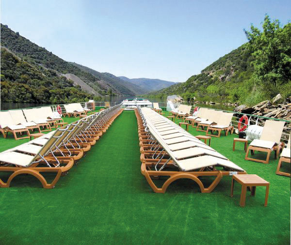 Solarium en la cubierta... ideal para disfrutar del paisaje! CRUCEROS FLUVIALES CROISIEUROPE TRAVEL CRUCEROS
